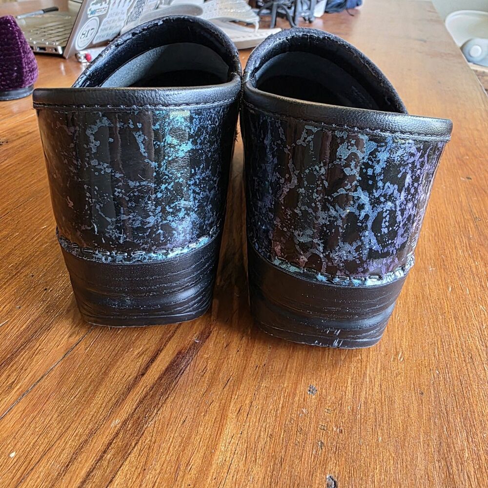 Dansko Leather Clogs Size 39 EU Women's Iridescent Blue Purple Leopard Shoes - Picture 6 of 7